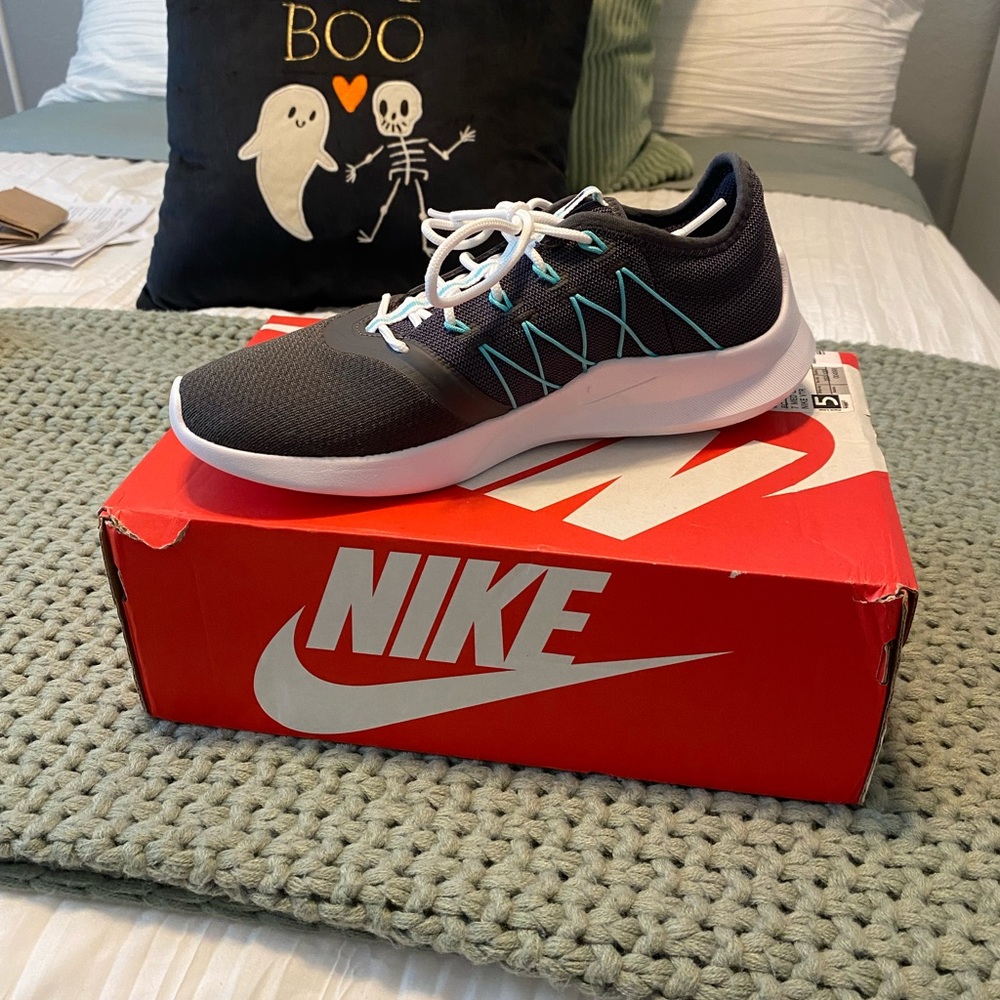 Nike Grey/Blue VTR